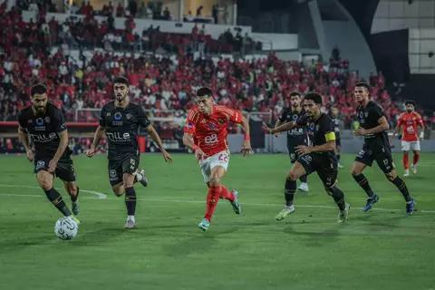 الأخيرة حمراء.. مفارقة غريبة قبل نهائي السوبر بين الأهلي والزمالك